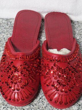 NEW in Bag Avon Women's Red Sequined Slides Size M (7-8) Slippers Sparkly